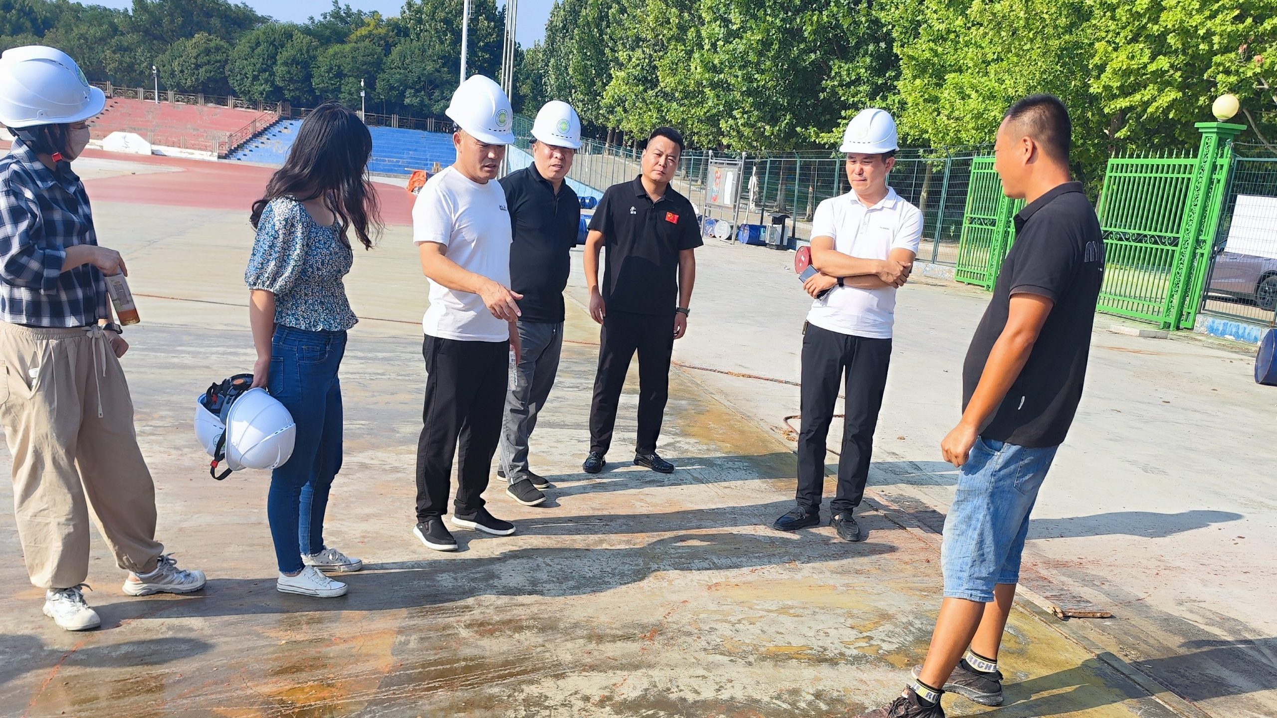 新旭体育塑胶跑道项目施工现场