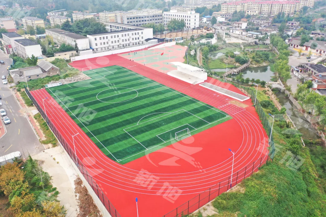 新旭体育鹤壁塑胶跑道施工完工