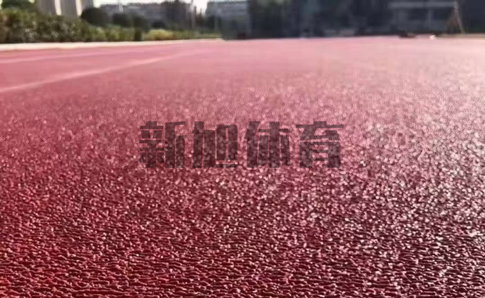 学校塑胶跑道掉色原因